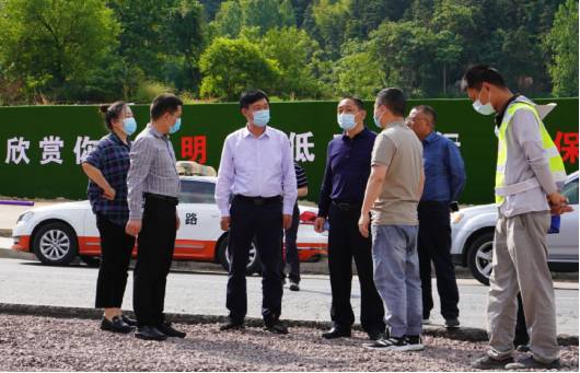六安市公路管理處黨委書(shū)記、主任楊廣來(lái)一行蒞臨指導(dǎo)我司項(xiàng)目